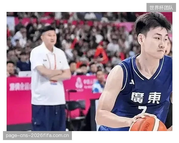 青岛队王睿泽C类合同即将结束,作为一名可靠的侧翼球员,续约前景乐观。 青岛队王睿泽C类合同即将结束,作为一名可靠的侧翼球员,续约前景乐观。